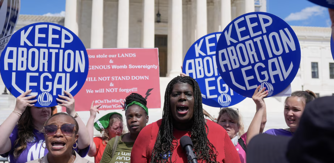 美国这些新法将于2025年生效！有关人工智能、堕胎、最低工资等